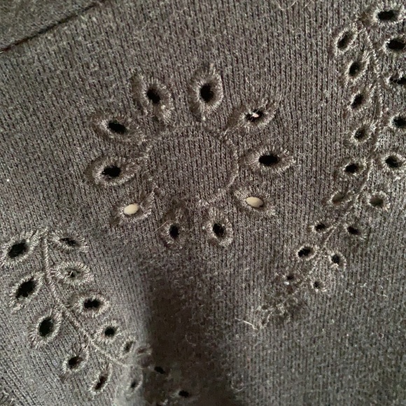 Black sweater - Picture 4 of 4